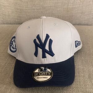 New Era Gray and Navy Yankees Adjustable Cap